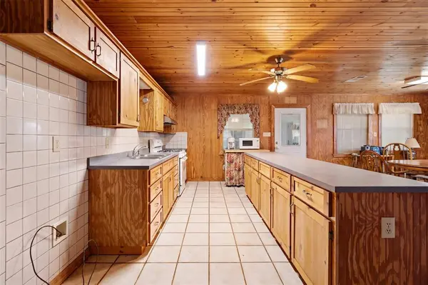 2000 COUNTY ROAD 2420, Honey Grove, TX 75446