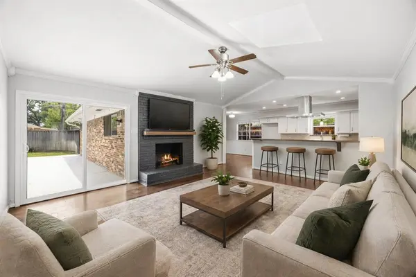 9424 Hunters Creek Drive, Dallas, TX 75243