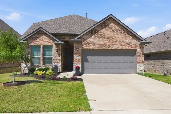 4727 Bluffview Drive, Haltom City, TX 76137