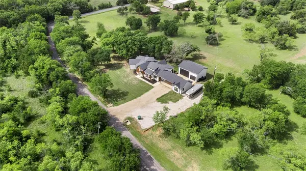 1383 Northshore Lane, Valley View, TX 76272