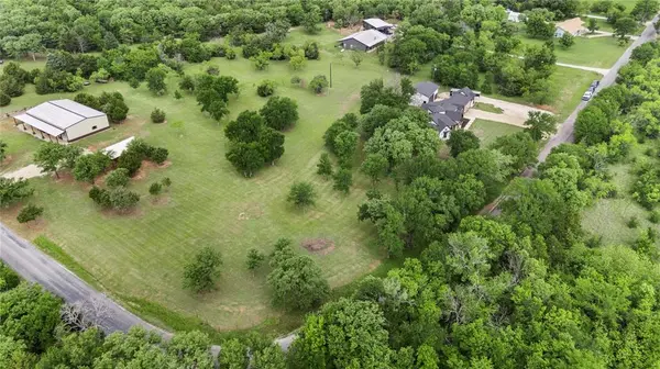 1383 Northshore Lane, Valley View, TX 76272