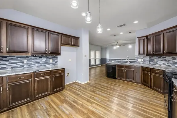 1513 Vermont Avenue, Lancaster, TX 75134