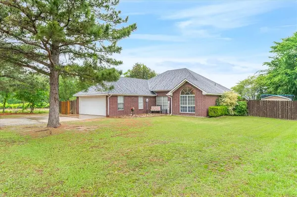 560 Washington Street, Van, TX 75790