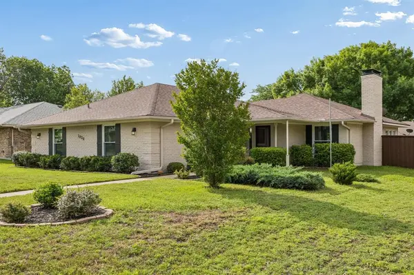 1820 Auburn Drive, Richardson, TX 75081