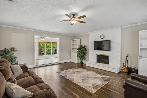 1820 Auburn Drive, Richardson, TX 75081