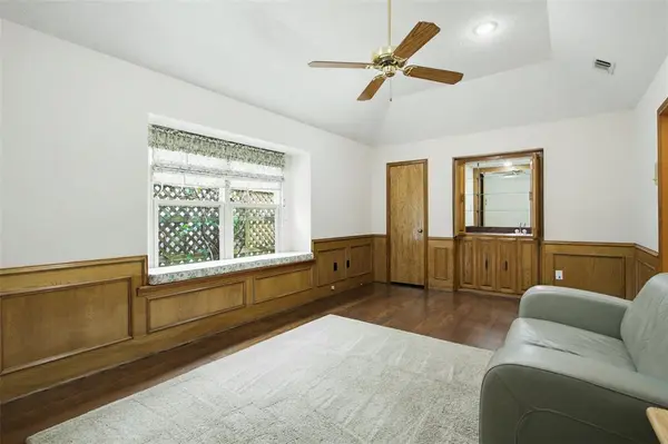 2905 Valleyview Drive, Grapevine, TX 76051