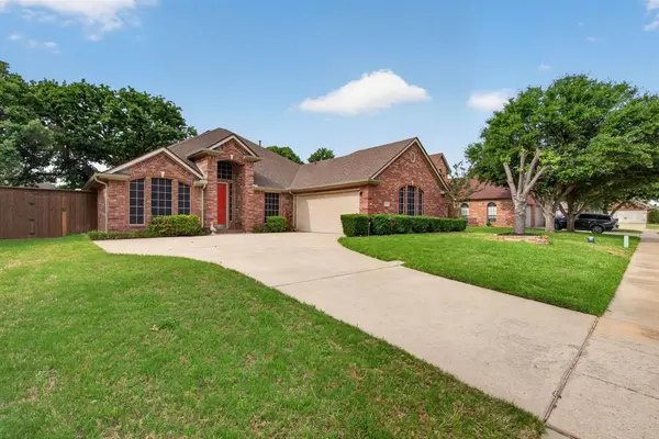 2302 Chambray Drive, Corinth, TX 76210
