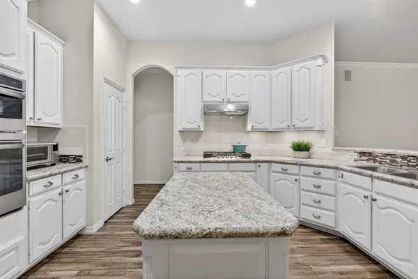 2302 Chambray Drive, Corinth, TX 76210