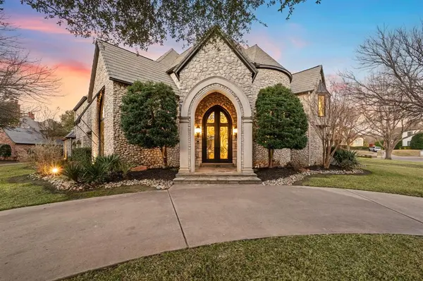 5613 Versailles Court, Colleyville, TX 76034