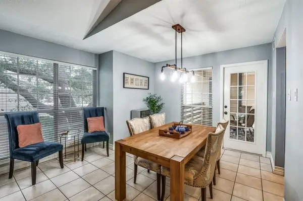 1603 Marsh Lane #301, Carrollton, TX 75006