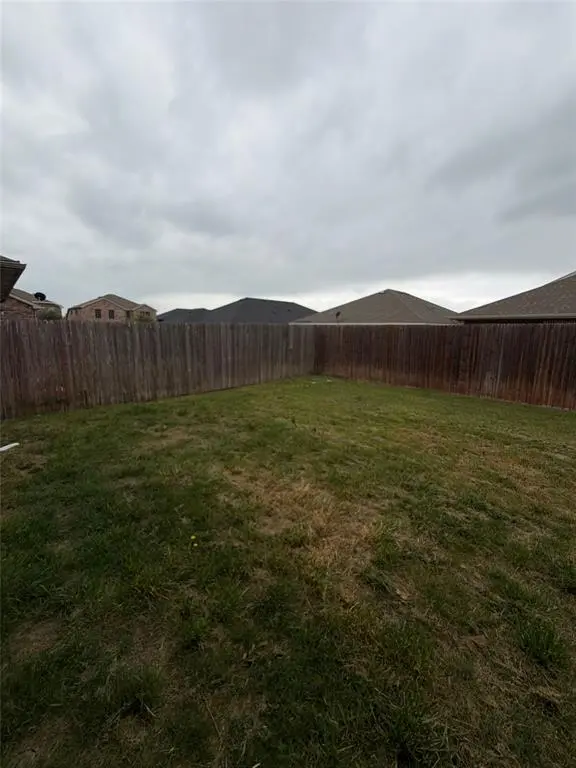 2011 Windsong Drive, Heartland, TX 75126