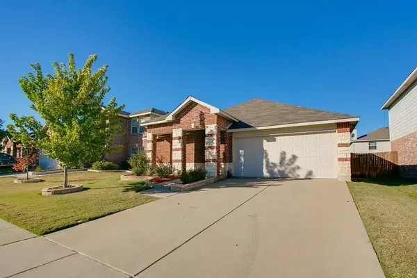 4541 Martingale View Lane, Fort Worth, TX 76244