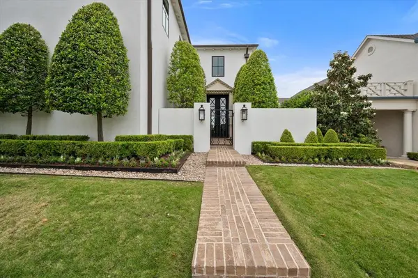 3824 Bishops Flower Road, Fort Worth, TX 76109