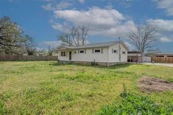 900 Silver Creek Azle Road, Azle, TX 76020