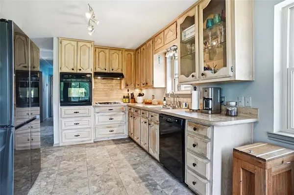 8983 W Odneal Road, Krum, TX 76249