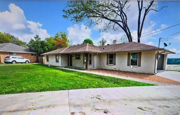 1116 Southwood Drive, Desoto, TX 75115