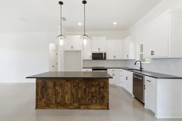 145 Graystone, Weatherford, TX 76088