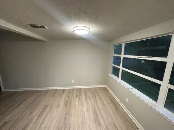 2908 Binyon Street, Fort Worth, TX 76133