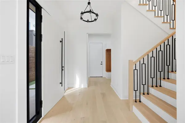 4220 MUNGER Avenue, Dallas, TX 75204