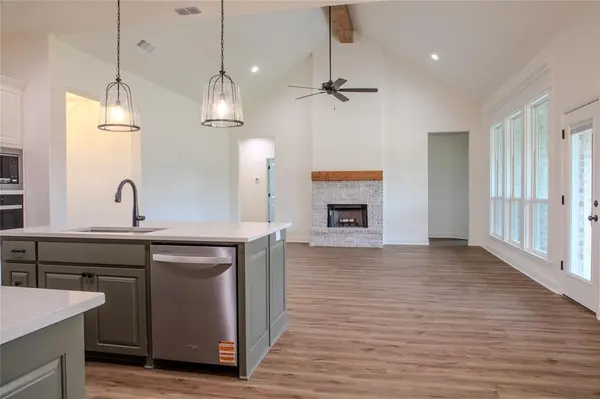 204 Sweetgrass Drive, Poolville, TX 76487