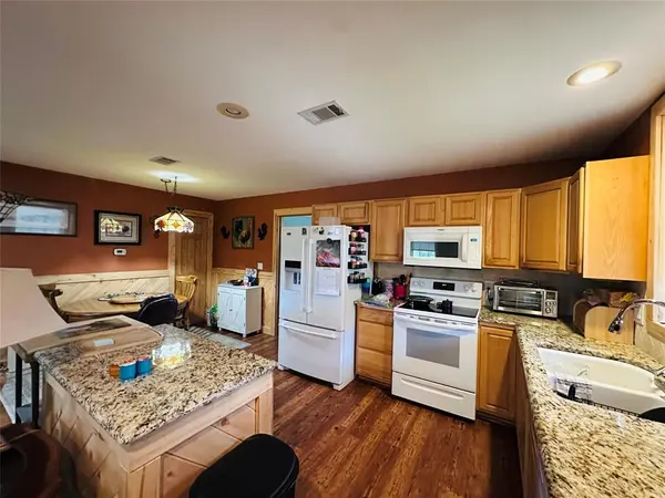 6494 Clear Creek Road, Mabank, TX 75156