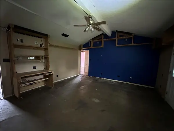 1202 Rebecca Lane, Arlington, TX 76014