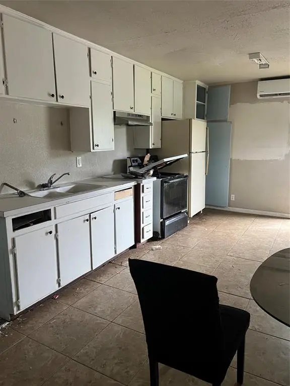 5409 Houghton Avenue, Fort Worth, TX 76107