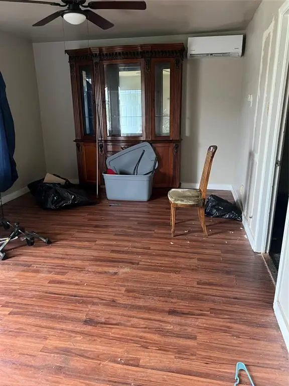 5409 Houghton Avenue, Fort Worth, TX 76107