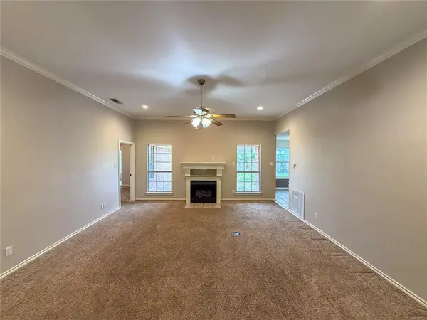 2204 N Village Drive, Bonham, TX 75418