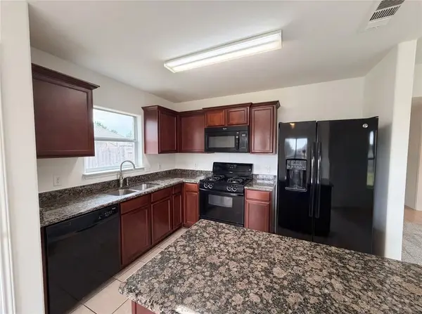 657 Handle Drive, Crowley, TX 76036