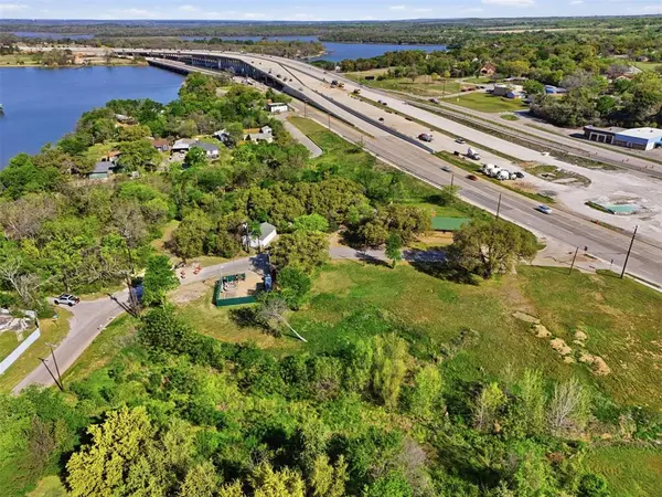 7019 Edgemere Place, Lake Worth, TX 76135