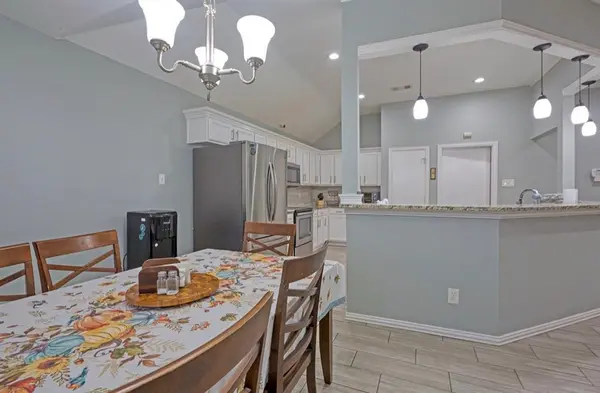 8423 Creekbluff Drive, Dallas, TX 75249