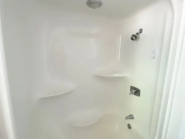 106 W Decatur Street, Ennis, TX 75119