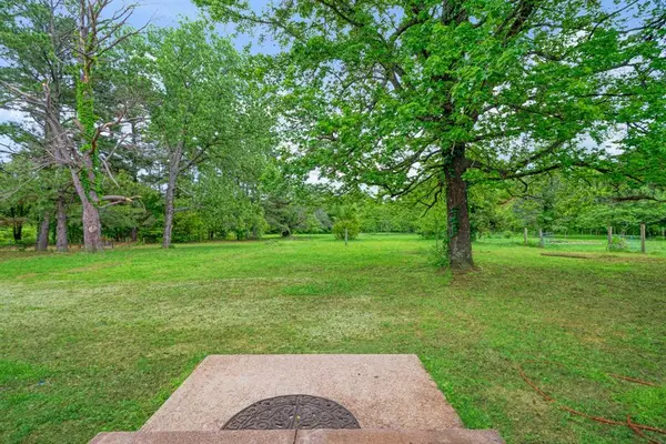 247 County Road 45480, Paris, TX 75462