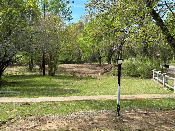 2112 Peterson Road, Denison, TX 75020