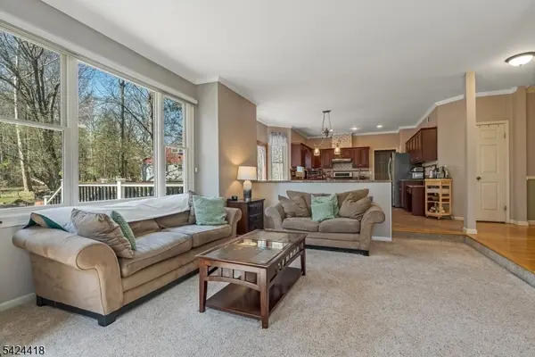 59 Bernard St, Branchburg Twp., NJ 08876