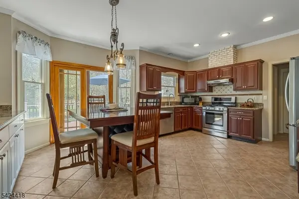 59 Bernard St, Branchburg Twp., NJ 08876