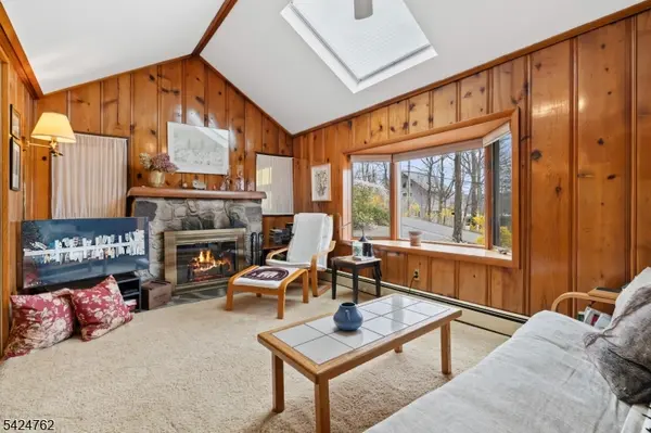 1066 Lakeside Dr, Vernon Twp., NJ 07422