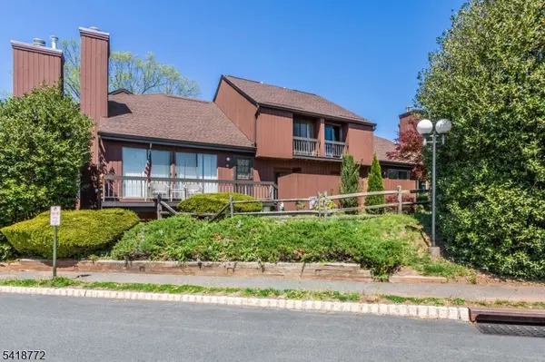 23 Bloomingdale Dr #1C, Hillsborough Twp., NJ 08844