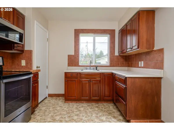 3558 SE 67TH AVE, Portland, OR 97206