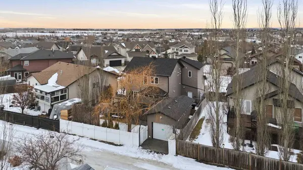 134 Ivany Close, Red Deer, AB T4R 0A1