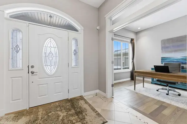 187 Cranarch CIR SE, Calgary, AB T3M0S4