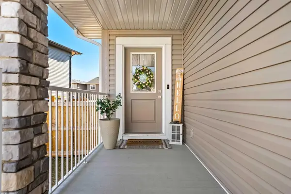 32 Paint Horse CRES, Cochrane, AB T4C2V7