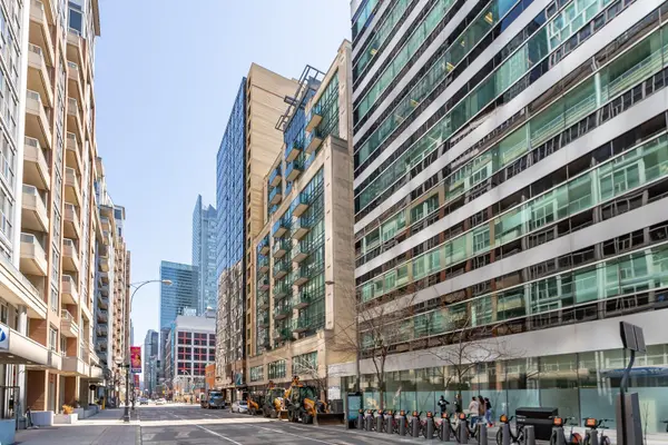 263 Wellington ST W #703, Toronto C01, ON M5V 3E6