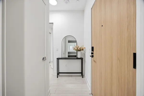 15 Mercer ST #518, Toronto C01, ON M5V 0T8