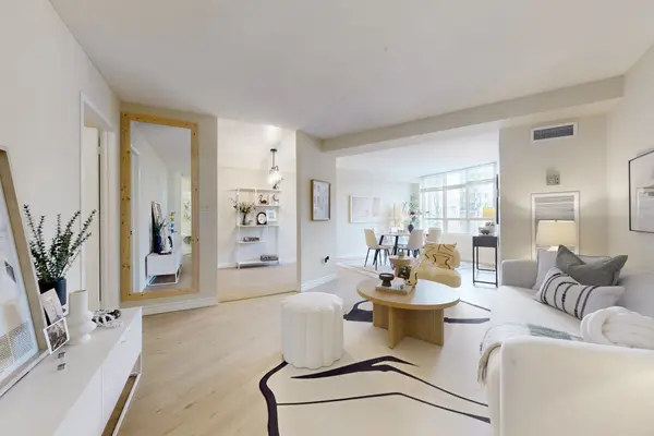 175 Bamburgh CIR W #212, Toronto E05, ON M1W 3X8