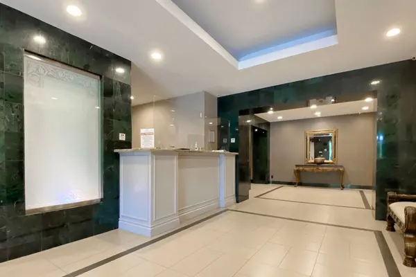 175 Bamburgh CIR W #212, Toronto E05, ON M1W 3X8