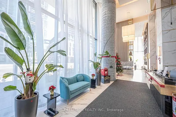 950 Portage Pkwy #4903, Vaughan, ON L4K 0J7