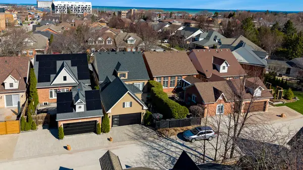 33 Callary CRES, Collingwood, ON L9Y 4X9