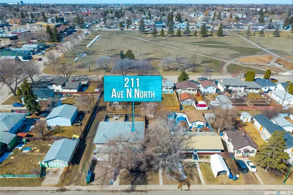 211 N AVENUE N, Saskatoon, SK S7L 2T2